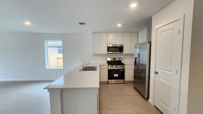 Building Photo - 16202 Rustic Pr Dr
