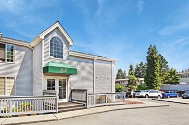 Building Photo - 12027 SE 60th St
