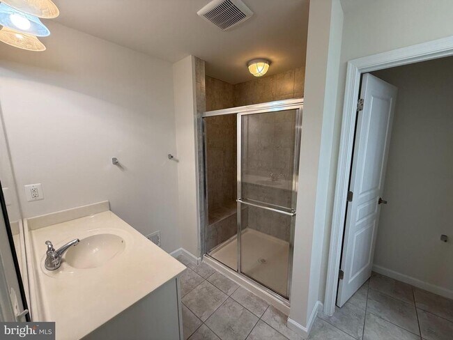 Building Photo - 14752 Malloy Ct