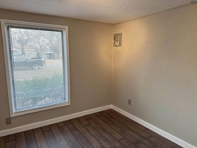 Building Photo - 3133 Jacqueline Rd