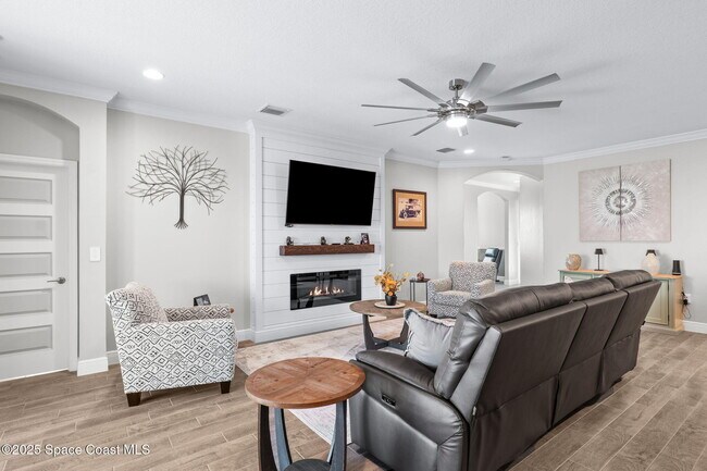 Building Photo - 2718 Addison Dr