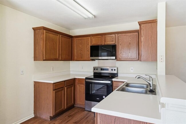 Building Photo - 1910 Steeds Crossing