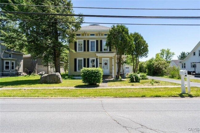 Primary Photo - 136 Maple St