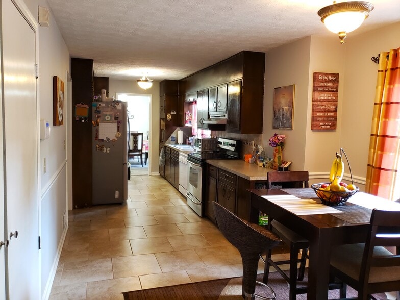 Kitchen - 4360 Elegance Dr