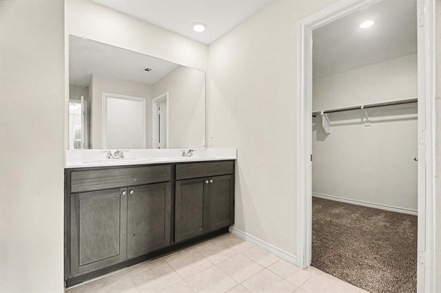 Building Photo - 611 Saddle Club Way