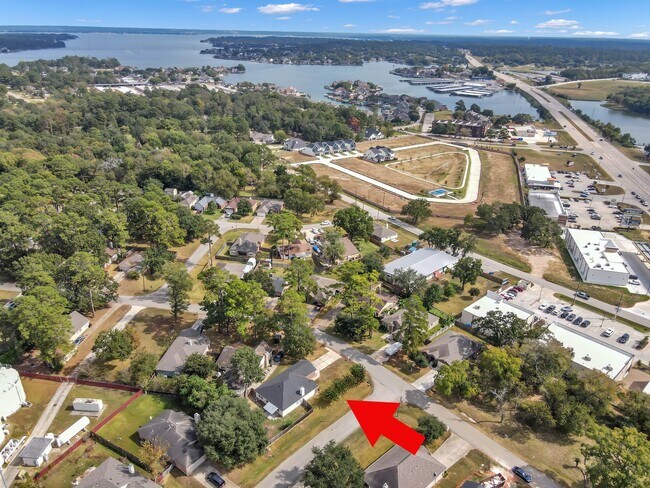 Building Photo - 10486 Twin Circles Dr