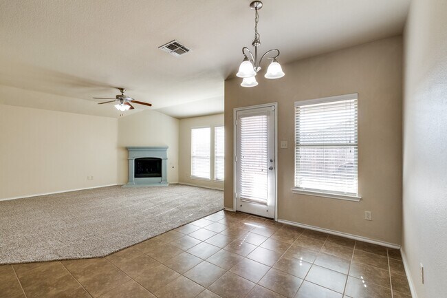 Building Photo - 1103 Ellis Rd