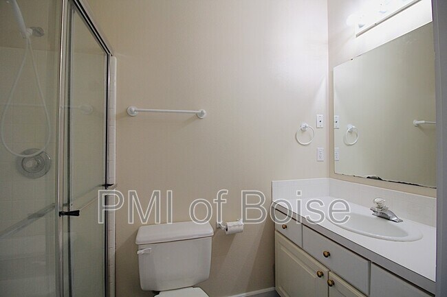 Building Photo - 85 S Linder Rd