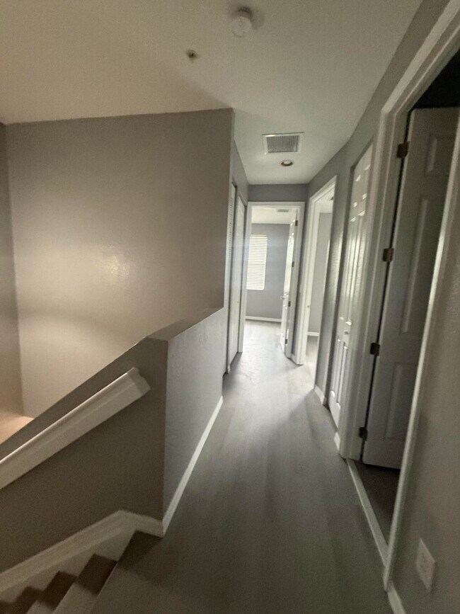 Building Photo - 2851 Prospect Rd