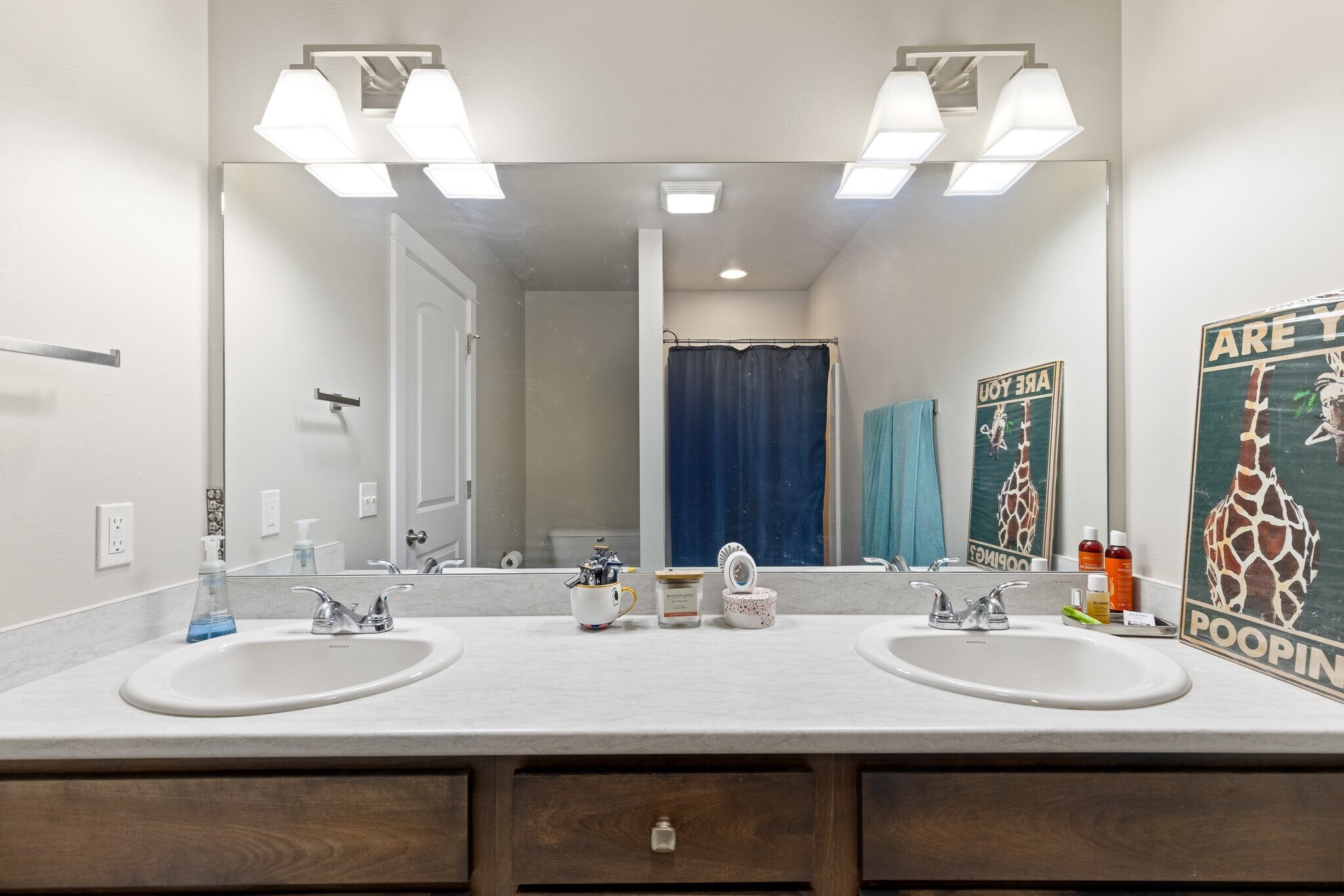 Building Photo - 201 13th St