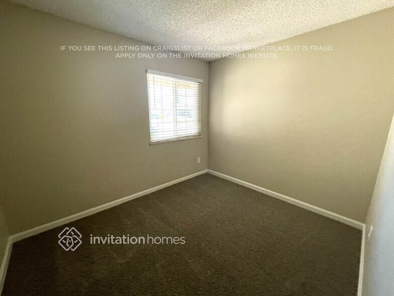 Building Photo - 518 Trumpeter Dr