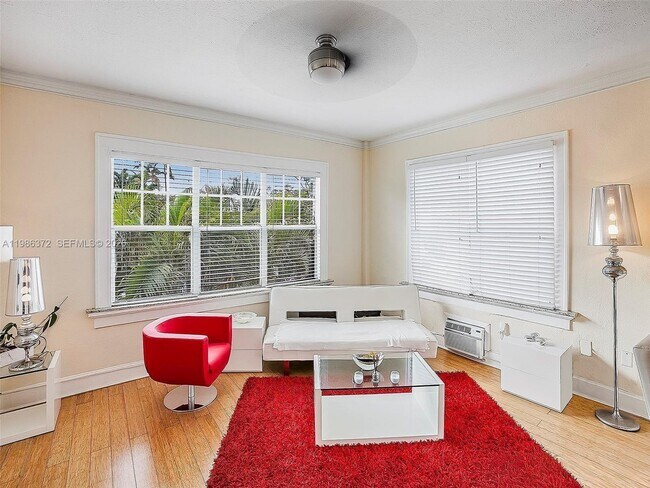 Building Photo - 1611 Michigan Ave