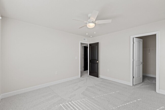 Building Photo - **Beautiful Wendell Home 3/2.5 W/ Fenced in Yard**