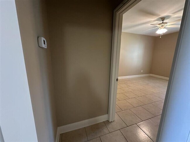 Building Photo - 4014 Mobley Cir