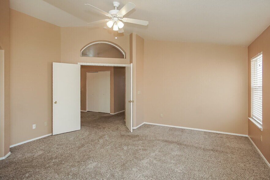 Building Photo - 5005 Monte Del Sol Ln