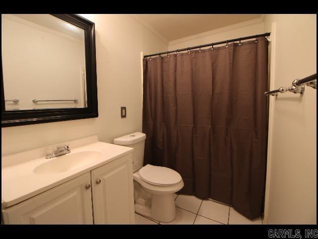 Building Photo - 5919 Woodlawn Dr