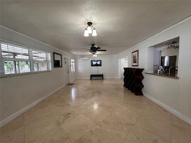 Building Photo - 7050 SW 5th Ct