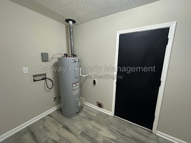 Building Photo - 3606 Columbine Dr