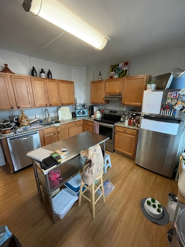 Building Photo - 3006 Guilford Ave