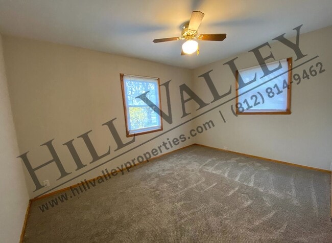 Building Photo - Two bedroom ranch - South