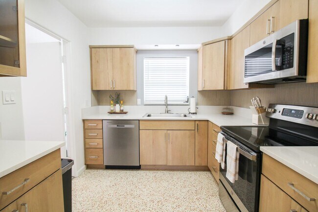 Building Photo - West of Trail Mid-Century Gem with New Designer Kitchen & Oversized Corner Lot