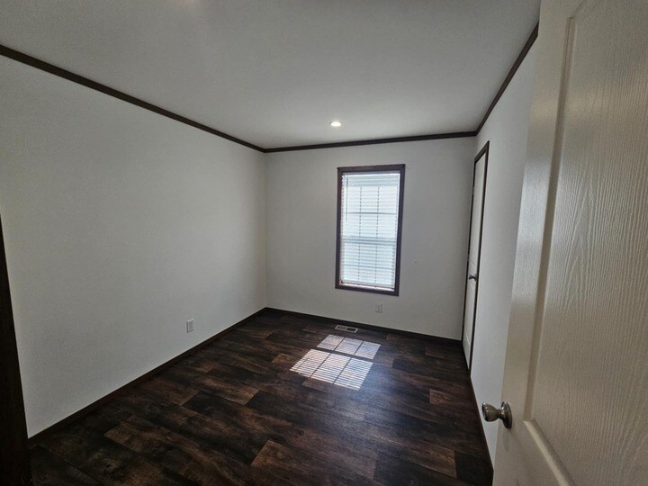 Building Photo - 36 Meggan Dr