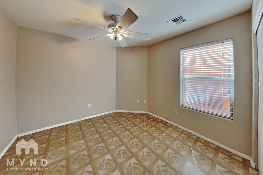 Building Photo - 2018 E Calle Arroyo Lindo