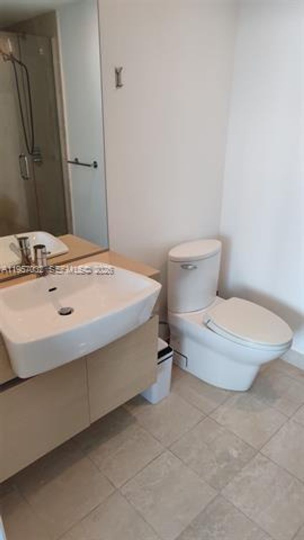 Building Photo - 200 Biscayne Blvd Way