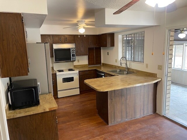 Building Photo - 8001 N El Tovar Pl