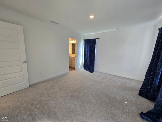 Building Photo - 5128 Summerton St