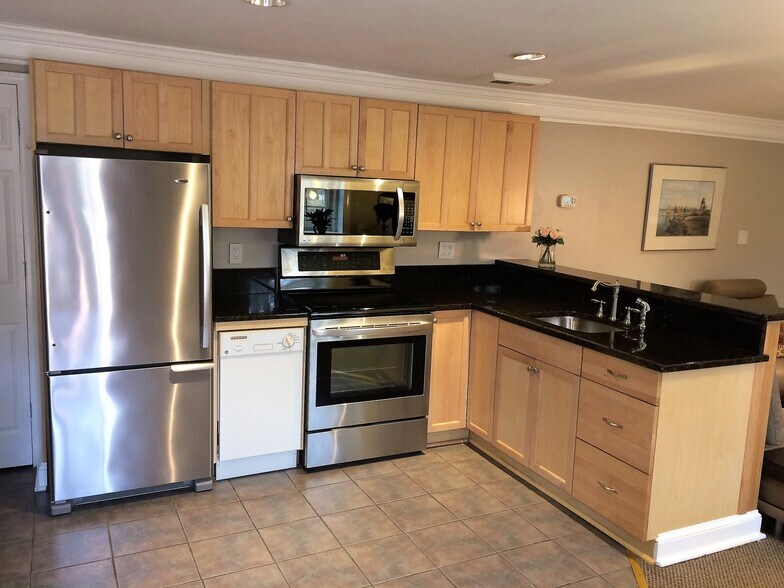 Building Photo - 3828 Cathedral Ave NW