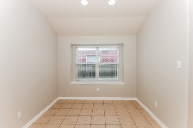 Building Photo - 7310 Enchanted Rock Ln