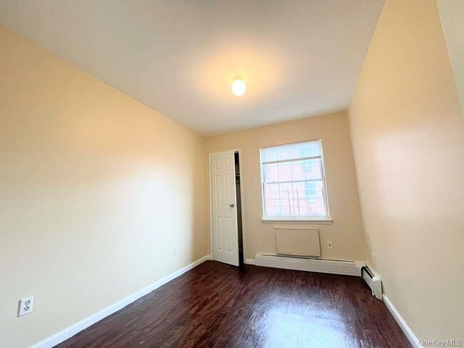 Building Photo - 405 Essex St