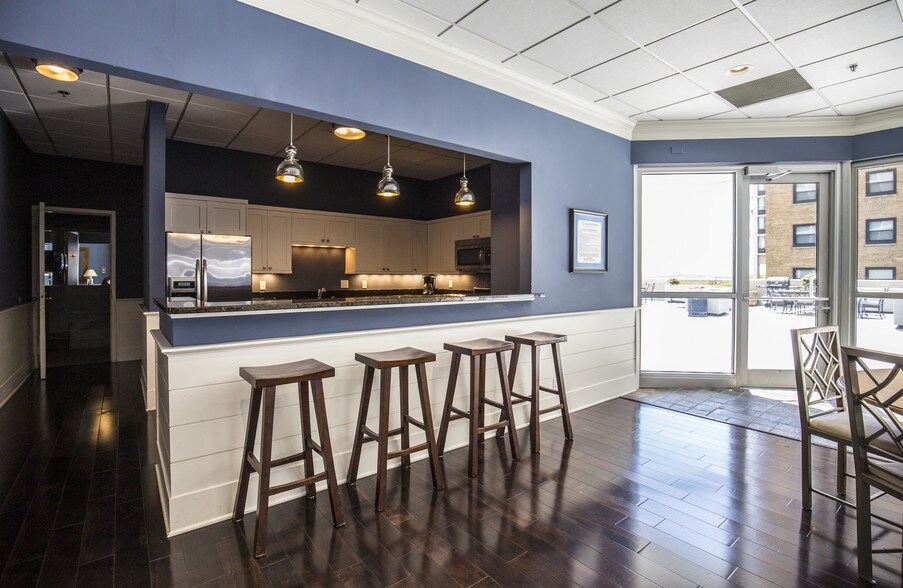 Club Room - 1660 N Prospect Ave