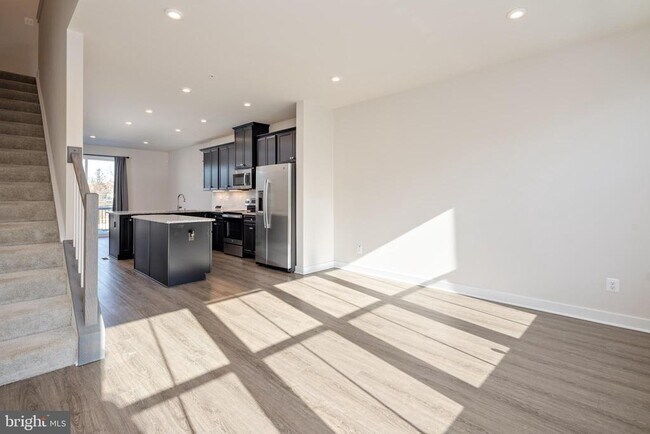 Building Photo - 1920 Four Roses St