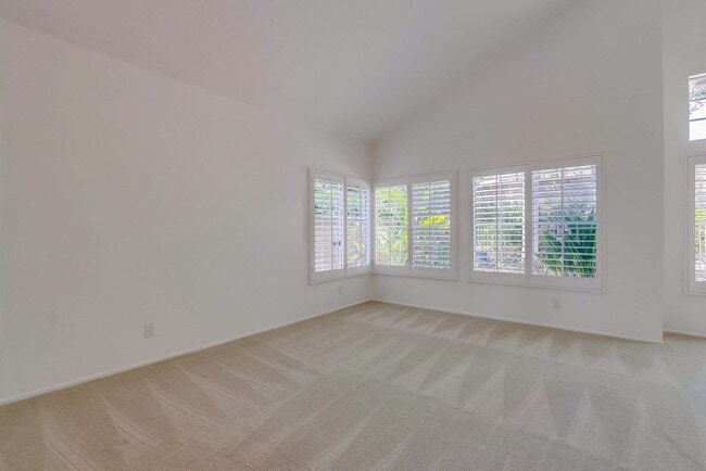 Building Photo - 26721 Sierra Vista