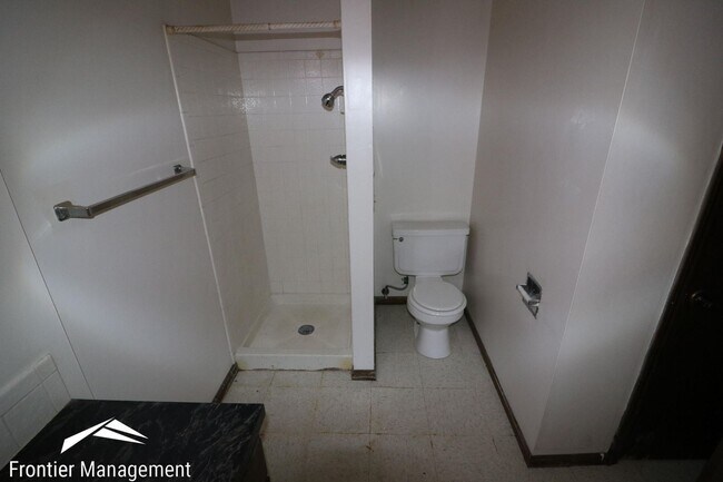 Building Photo - 4 br, 2 bath House - 824 Dondee Dr.