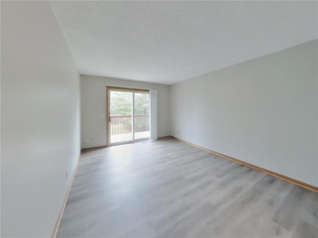 Building Photo - 4350 Thornhill Ln