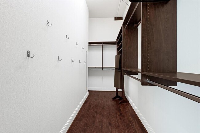 Building Photo - 19003 Cove Manor Dr