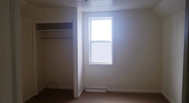 Building Photo - 819 Helen St