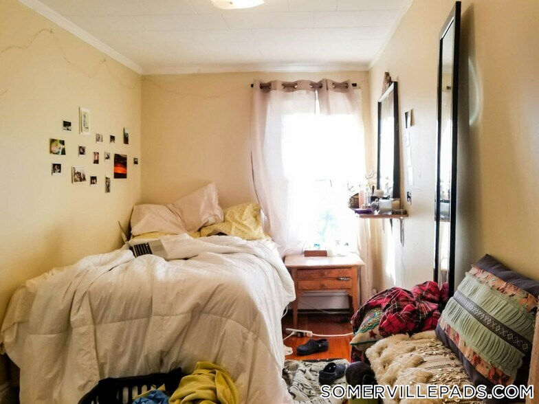 Building Photo - 197 College Ave