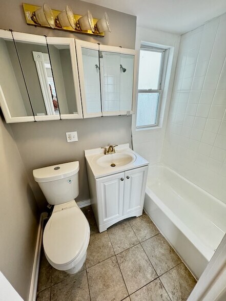 Building Photo - 33 Adamson St