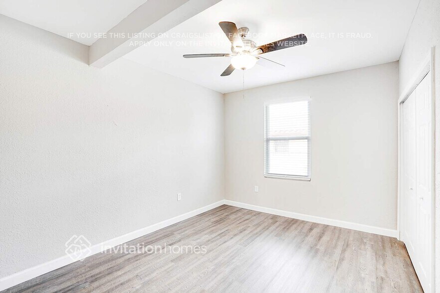 Building Photo - 318 W 17th St