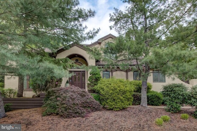 Building Photo - 307 Sayre Dr