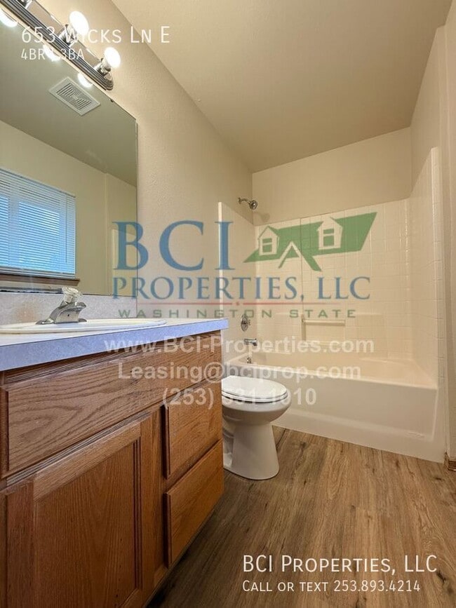 Building Photo - 653 Wicks Ln E