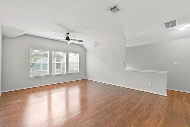 Building Photo - 1313 Paige St