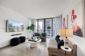 Building Photo - 88 SW 7th St