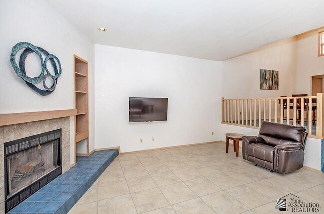 Building Photo - 2120 S 14th Ave