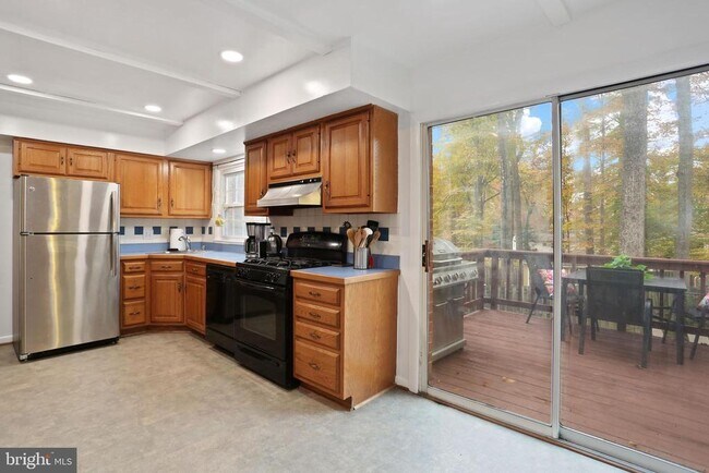 Building Photo - 4848 Red Fox Dr