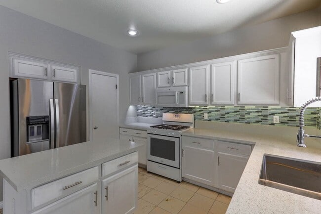 Building Photo - Beautiful North West Las Vegas 4 Bedroom P...